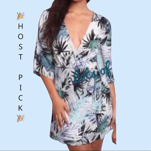 Dresses & Skirts - ❌DONATED❌Sage Green Ocean Blue Leaf Print Lined V-neck Dress